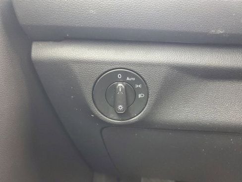 Used 2019 Volkswagen Jetta SE image 28