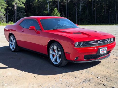 Used 2016 Dodge Challenger SXT w/ Super Sport Group (SS/T) image 8