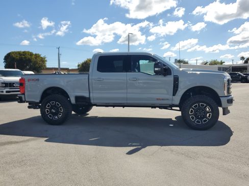 Used 2025 Ford F350 Platinum image 4