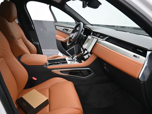 New 2026 Jaguar F-PACE R-Dynamic S image 5