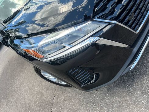 Certified 2025 Nissan Kicks Play S FWD image 36