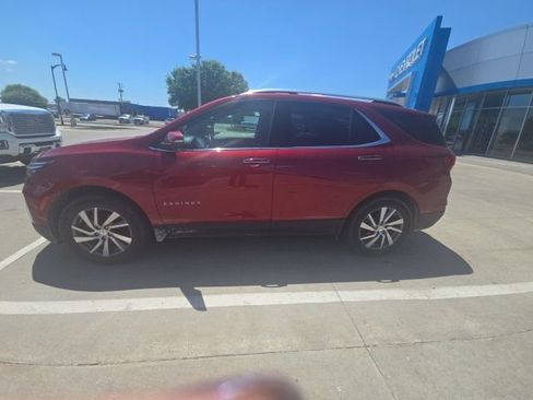 Used 2023 Chevrolet Equinox Premier AWD/4WD image 2
