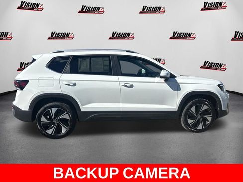 Used 2026 Volkswagen Taos SE AWD/4WD image 4
