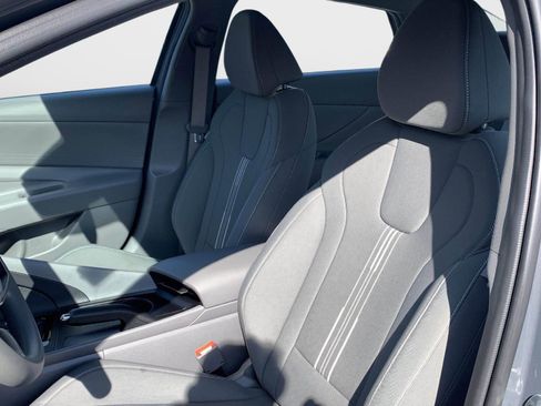 Used 2024 Hyundai Elantra SEL image 31