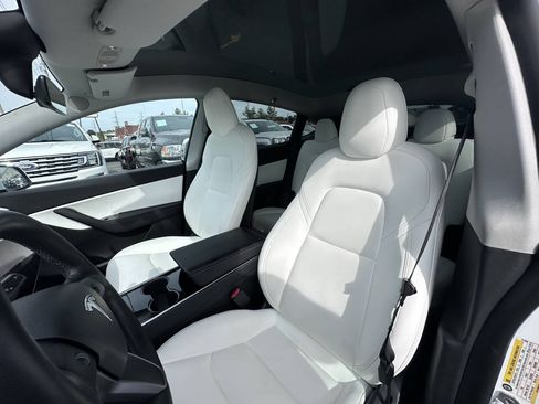 Used 2021 Tesla Model Y Long Range AWD/4WD image 20