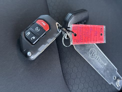 Certified 2021 Jeep Wrangler Unlimited Rubicon w/ Xtreme Recon 35" Tire Package image 38