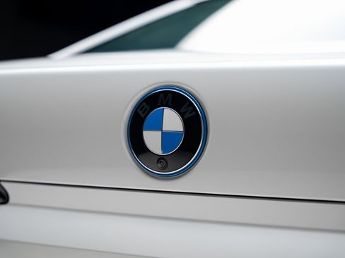 Used 2024 BMW i7 M70 AWD/4WD image 31