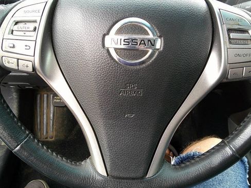 Used 2015 Nissan Altima 2.5 SV w/ Convenience Package FWD image 24