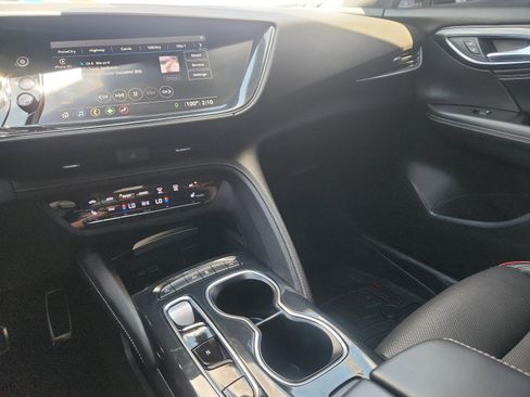 Used 2022 Buick Envision Essence w/ Sport Touring Package FWD image 20