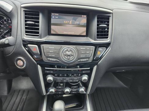 Used 2013 Nissan Pathfinder SV w/ Cargo Pkg FWD image 11