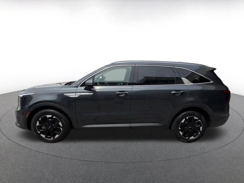 Used 2024 Kia Sorento S FWD image 8