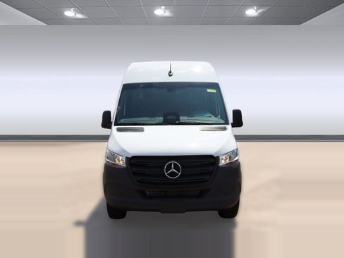 Used 2025 Mercedes-Benz Sprinter 2500 image 25