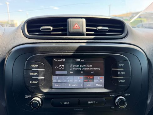 Used 2019 Kia Soul FWD image 12