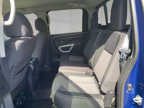 Used 2021 Nissan Titan SV w/ SV Convenience Package AWD/4WD image 16