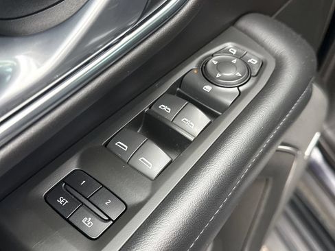 Certified 2022 Chevrolet Suburban LT AWD/4WD image 28