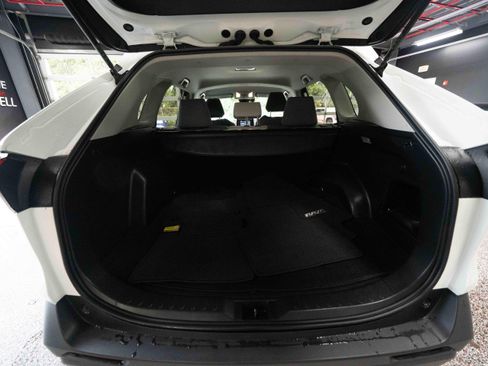 Used 2020 Toyota RAV4 XLE w/ Carpet Mat Package AWD/4WD image 28
