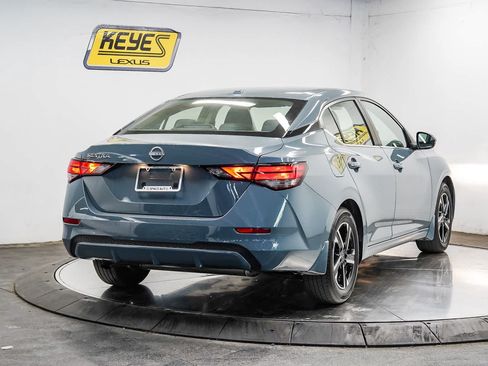Used 2025 Nissan Sentra SV FWD image 4