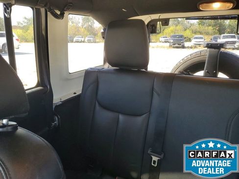 Used 2017 Jeep Wrangler Unlimited Sahara image 13