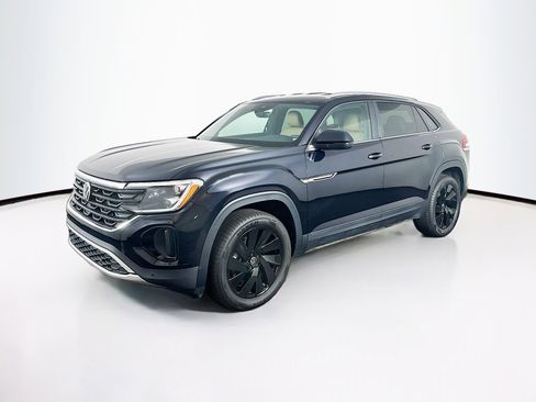Used 2025 Volkswagen Atlas Cross Sport SE FWD image 3
