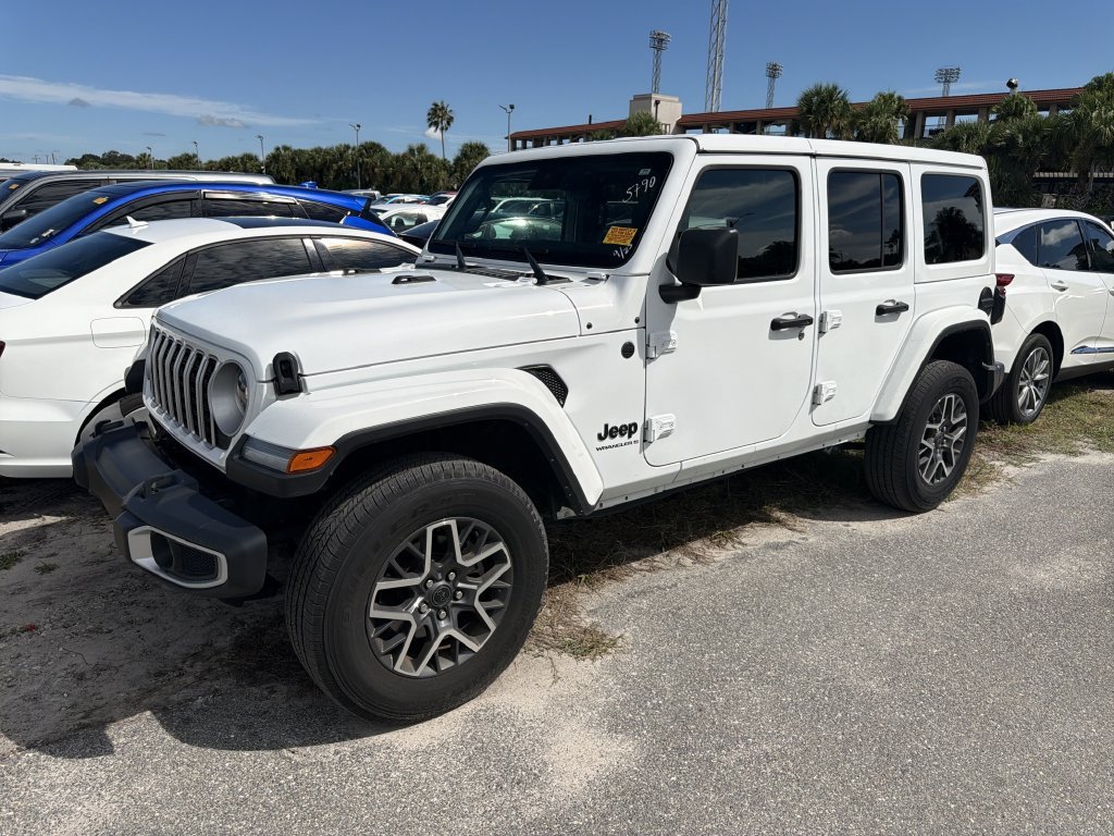 Used 2025 Jeep Wrangler Unlimited Sahara AWD/4WD image 6