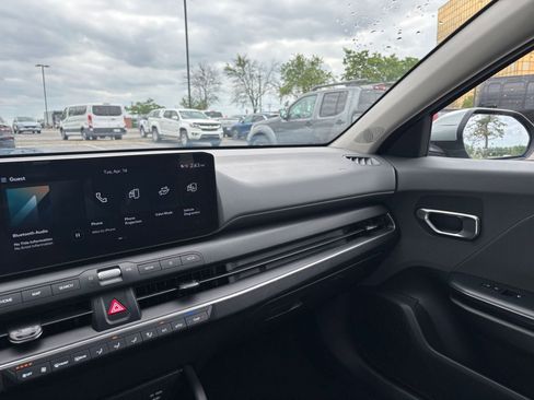 Used 2025 Kia K4 LXS image 34