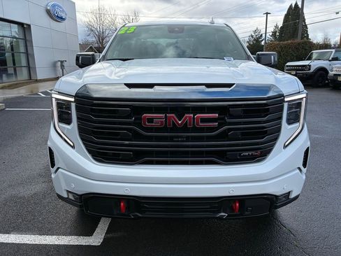 Used 2023 GMC Sierra 1500 AT4 image 2