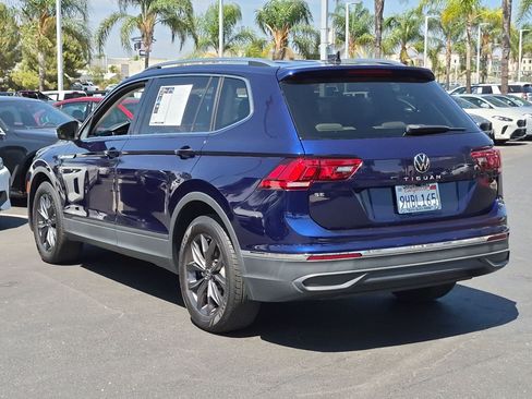 Used 2023 Volkswagen Tiguan SE w/ Panoramic Sunroof Package FWD image 8