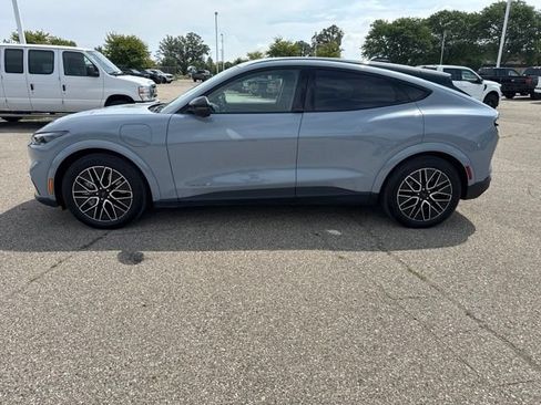 Used 2025 Ford Mustang Mach-E Premium AWD/4WD image 3