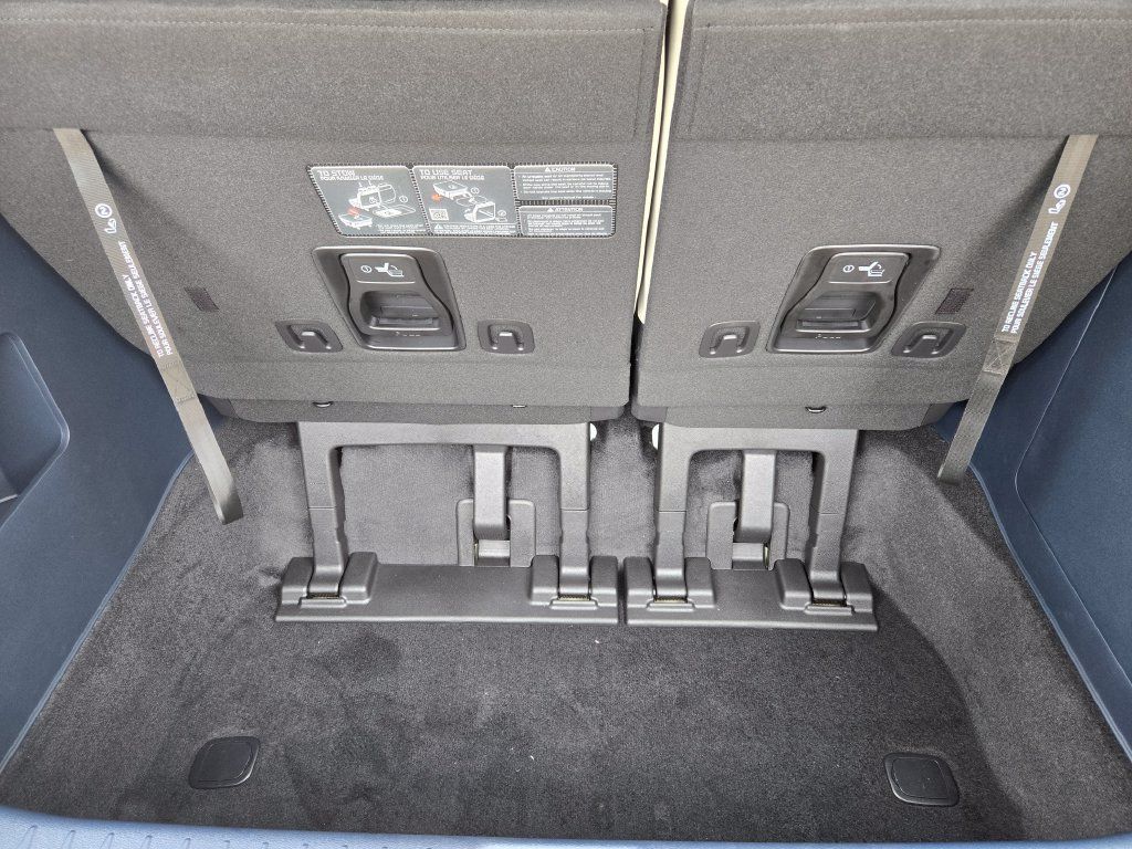 New 2026 Kia Carnival EX FWD image 25