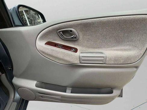 Used 2004 Suzuki XL7 LX image 12