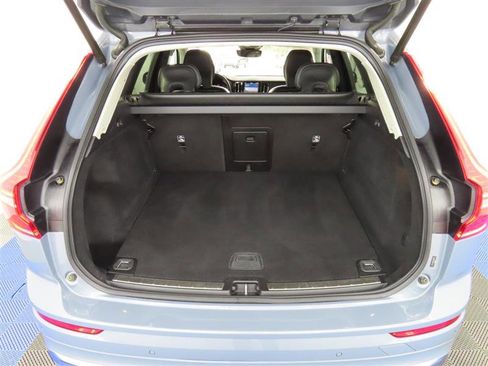 Used 2023 Volvo XC60 B5 Plus AWD/4WD image 9