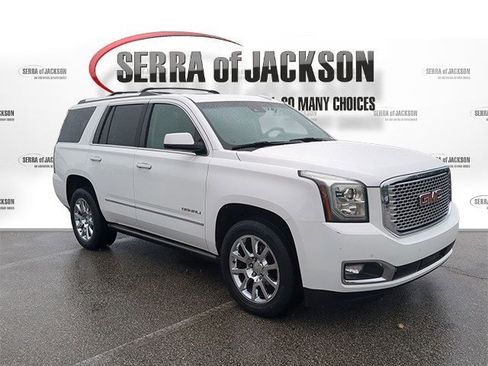 Used 2015 GMC Yukon Denali w/ Premium Package AWD/4WD image 9