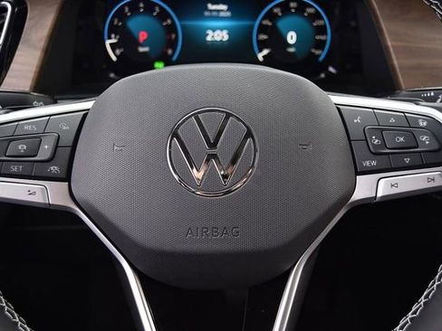 New 2026 Volkswagen Atlas SE image 18