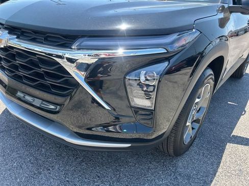 New 2026 Chevrolet Trax LT w/ Driver Confidence Package FWD image 9