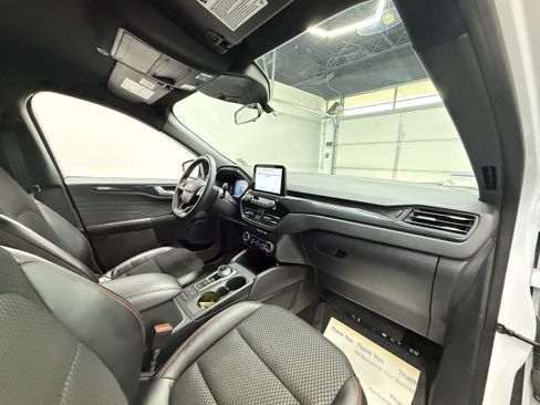 Used 2023 Ford Escape ST-Line image 23