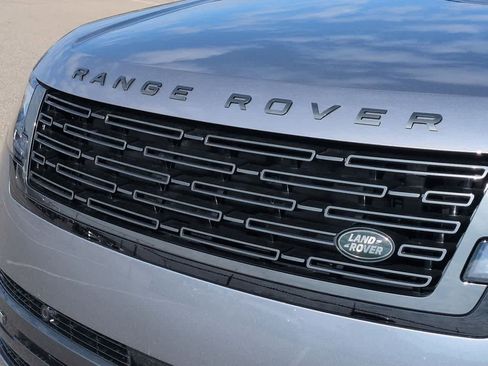 New 2026 Land Rover Range Rover Long Wheelbase SE AWD/4WD image 11