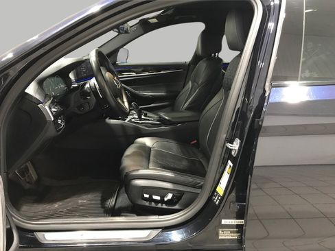 Used 2019 BMW M550i xDrive w/ Premium Package 2 image 9