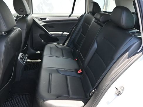 Used 2016 Volkswagen Golf S FWD image 18