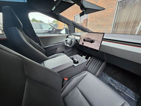 Used 2025 Tesla Cybertruck AWD Crew Cab image 65