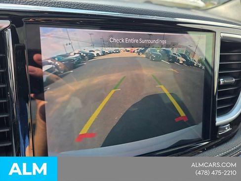 Used 2025 Chrysler Pacifica Limited FWD image 25