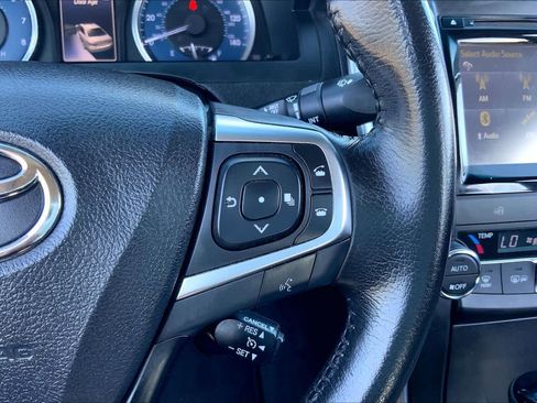Used 2016 Toyota Camry XLE image 23