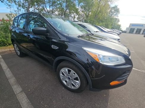 Used 2016 Ford Escape S FWD image 3