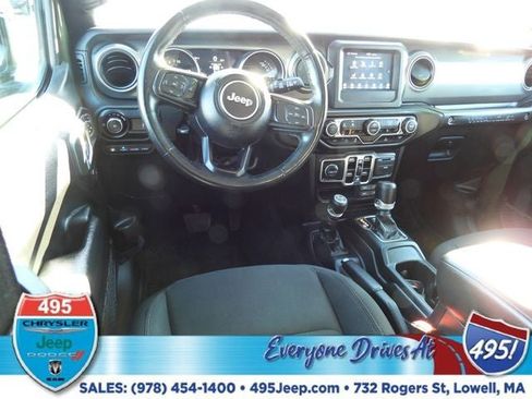 Used 2023 Jeep Wrangler Unlimited w/ Cold Weather Group AWD/4WD image 15
