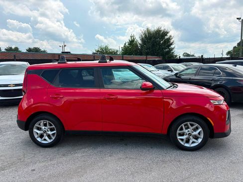 Used 2021 Kia Soul S FWD image 4