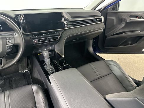 Used 2025 Toyota Camry XLE FWD image 19