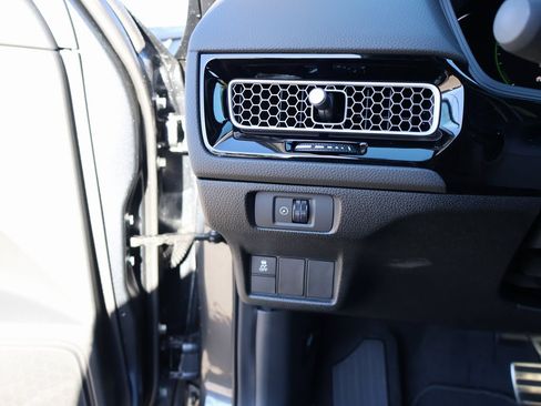 Certified 2025 Honda Civic Sport image 28