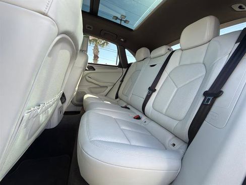 Used 2018 Porsche Macan S image 13