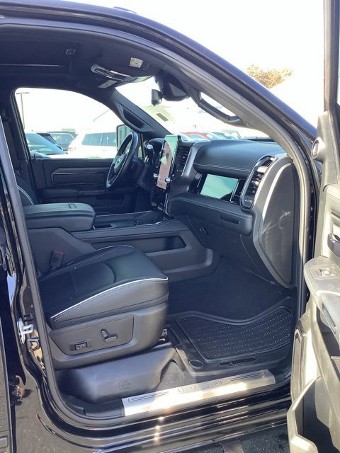 Used 2025 RAM 2500 Limited AWD/4WD image 24