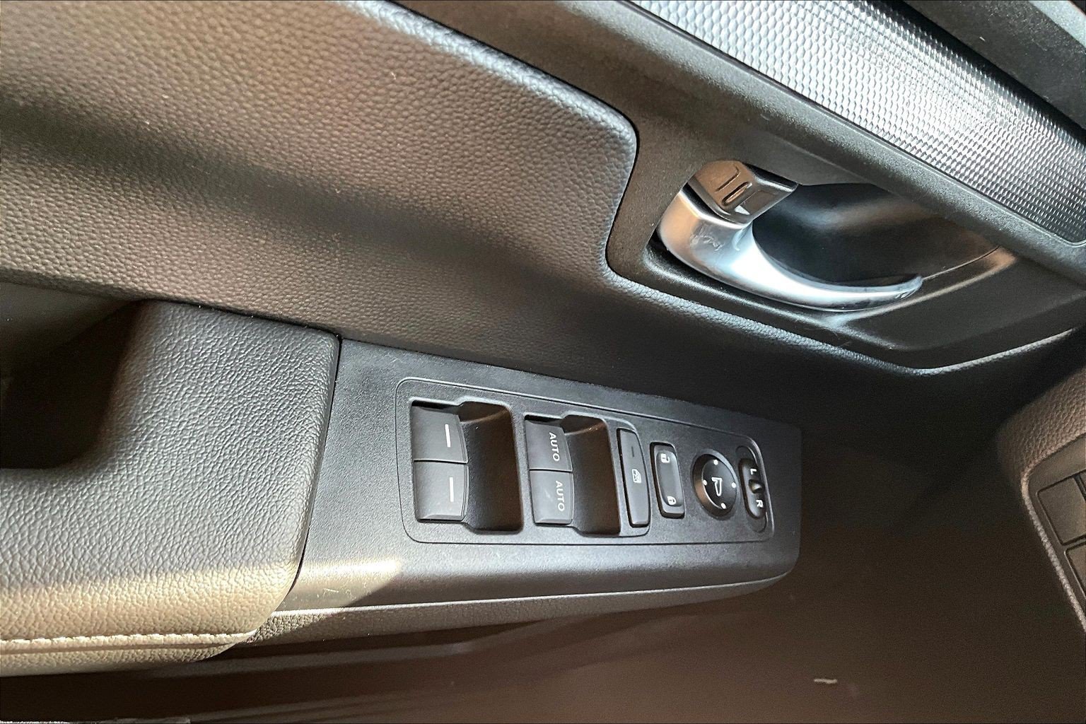 Used 2024 Honda CR-V EX image 33