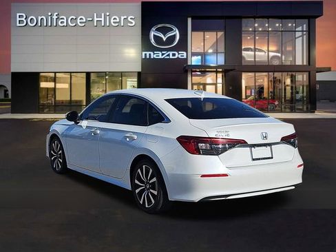 Used 2022 Honda Civic EX image 3